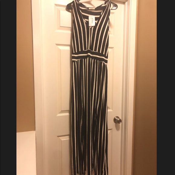 Beautiful long striped maxi dress size:XL😍❤️ - Picture 3 of 6